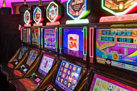 udintogel slot platform interface showing sports betting, live casino, and slots